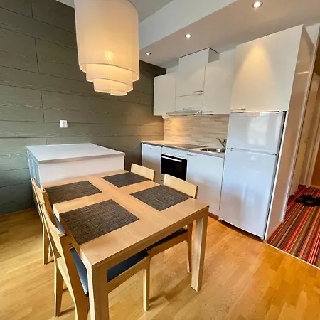 Salomon Chalet: Cozy Family Retreat With Double Bedroom And Alcove